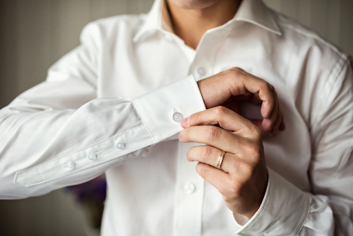What to Wear Under a White Dress Shirt: A Complete Guide for Men | Milk Shirts MILK Shirts What to Wear Under a White Dress Shirt: A Complete Guide for Men | Milk Shirts MILK Shirts
